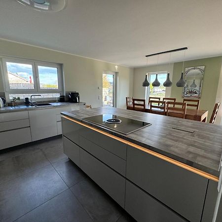Modernes Ferienhaus In Uedersdorf Esterno foto