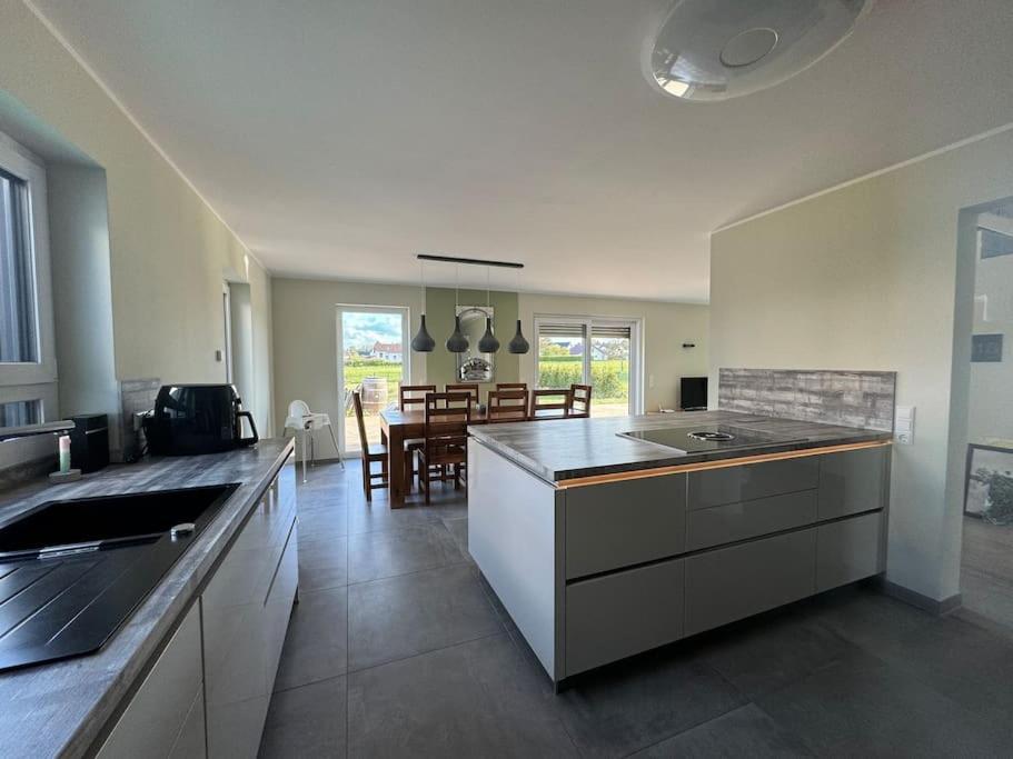 Modernes Ferienhaus In Uedersdorf Esterno foto